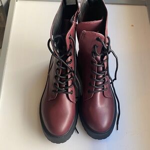 Men's Burgundy Lace-Up Boots